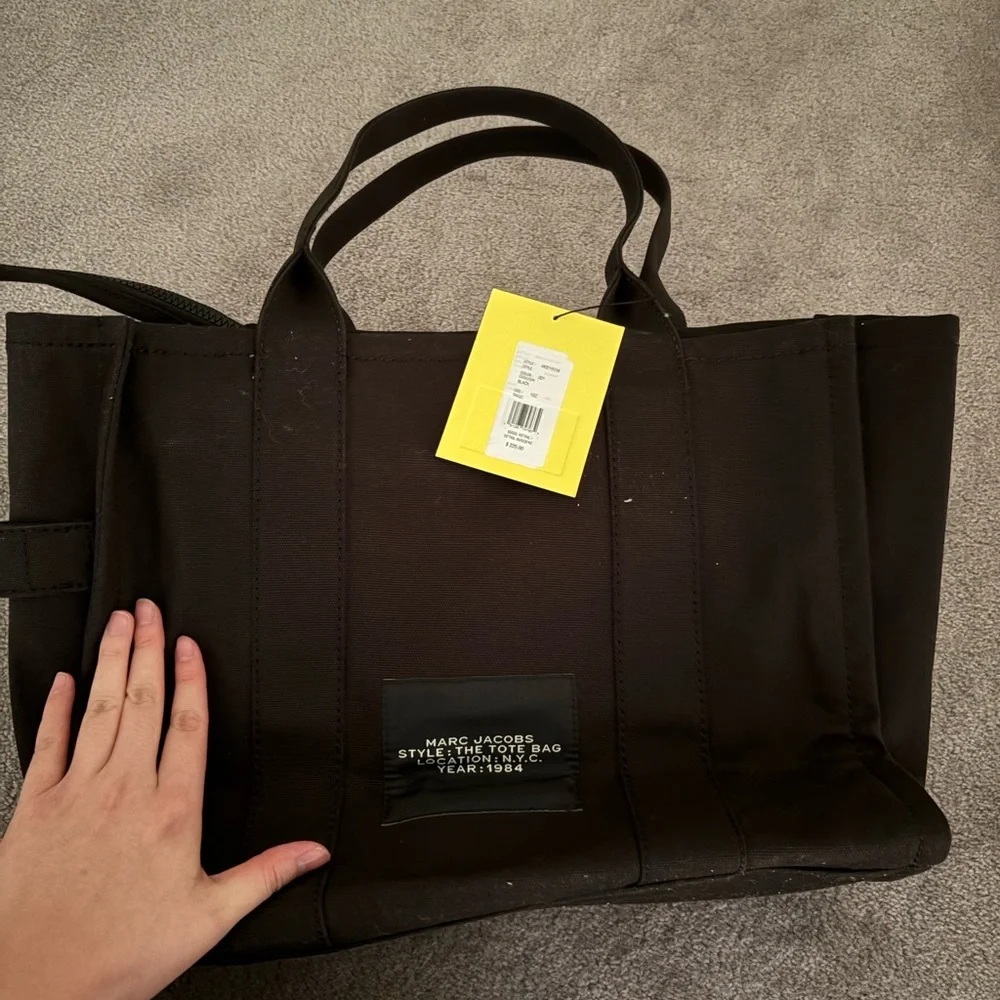 The Tote Bag by Marc Jacobs - Picture 2 of 4